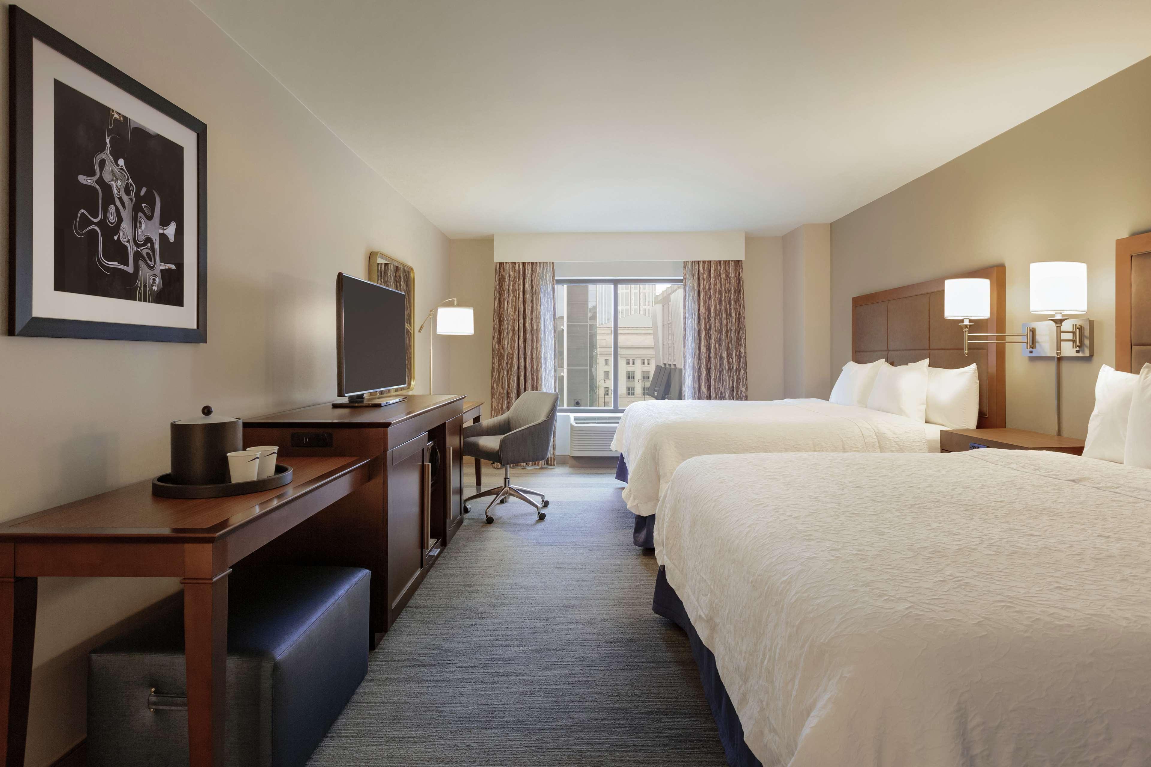 Hampton Inn & Suites Nashville-Downtown Экстерьер фото