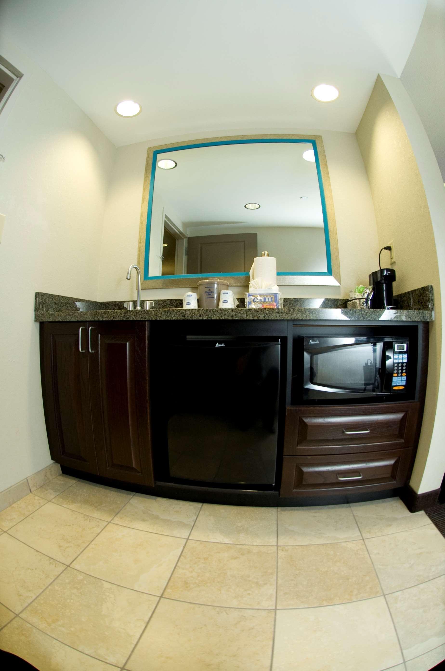 Hampton Inn & Suites Nashville-Downtown Номер фото