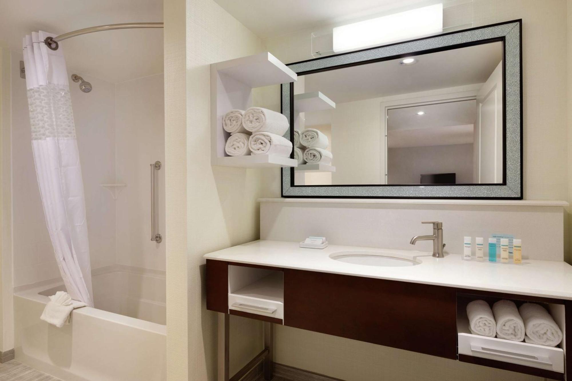 Hampton Inn & Suites Nashville-Downtown Экстерьер фото