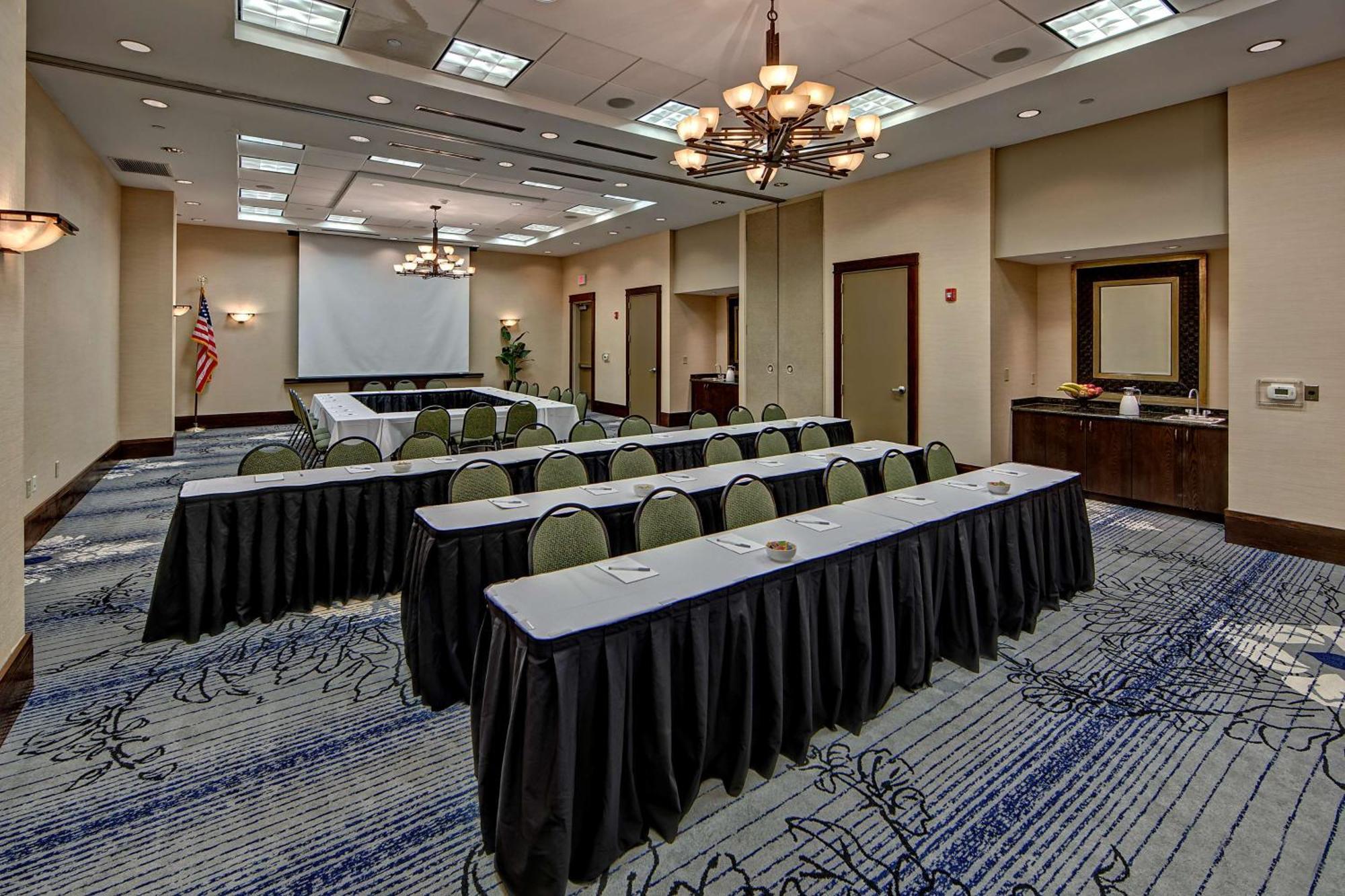 Hampton Inn & Suites Nashville-Downtown Экстерьер фото